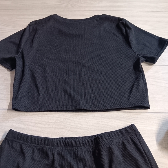 Women Fashion Plus Size Printed Round Neck Short Sleeve Crop Top Shorts Two-Piec - Picture 5 of 9